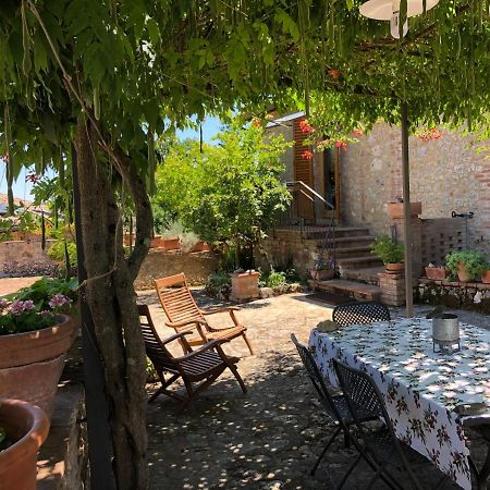 סוביצ'ילה Agriturismo San Giusto מראה חיצוני תמונה